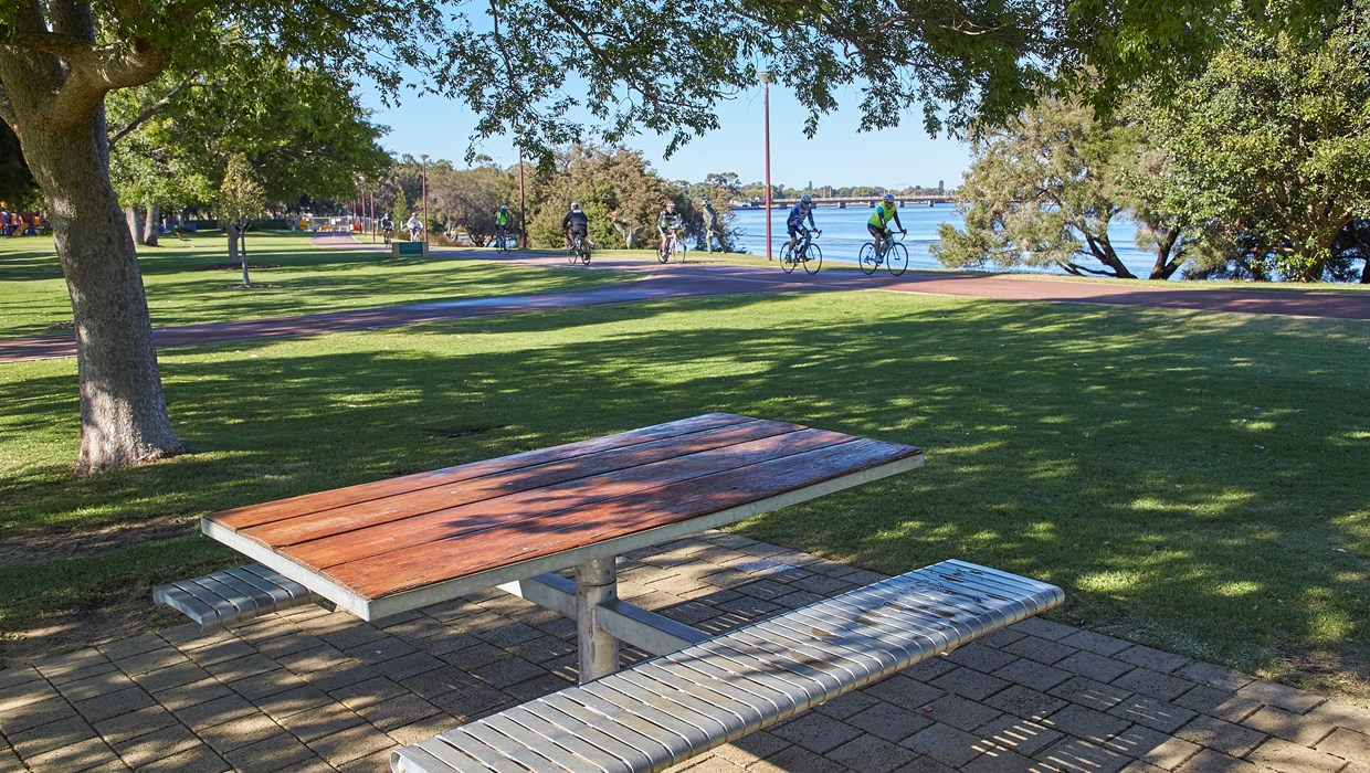 Shaded picnic areas abound within the park, including seating areas and free electric barbecues.