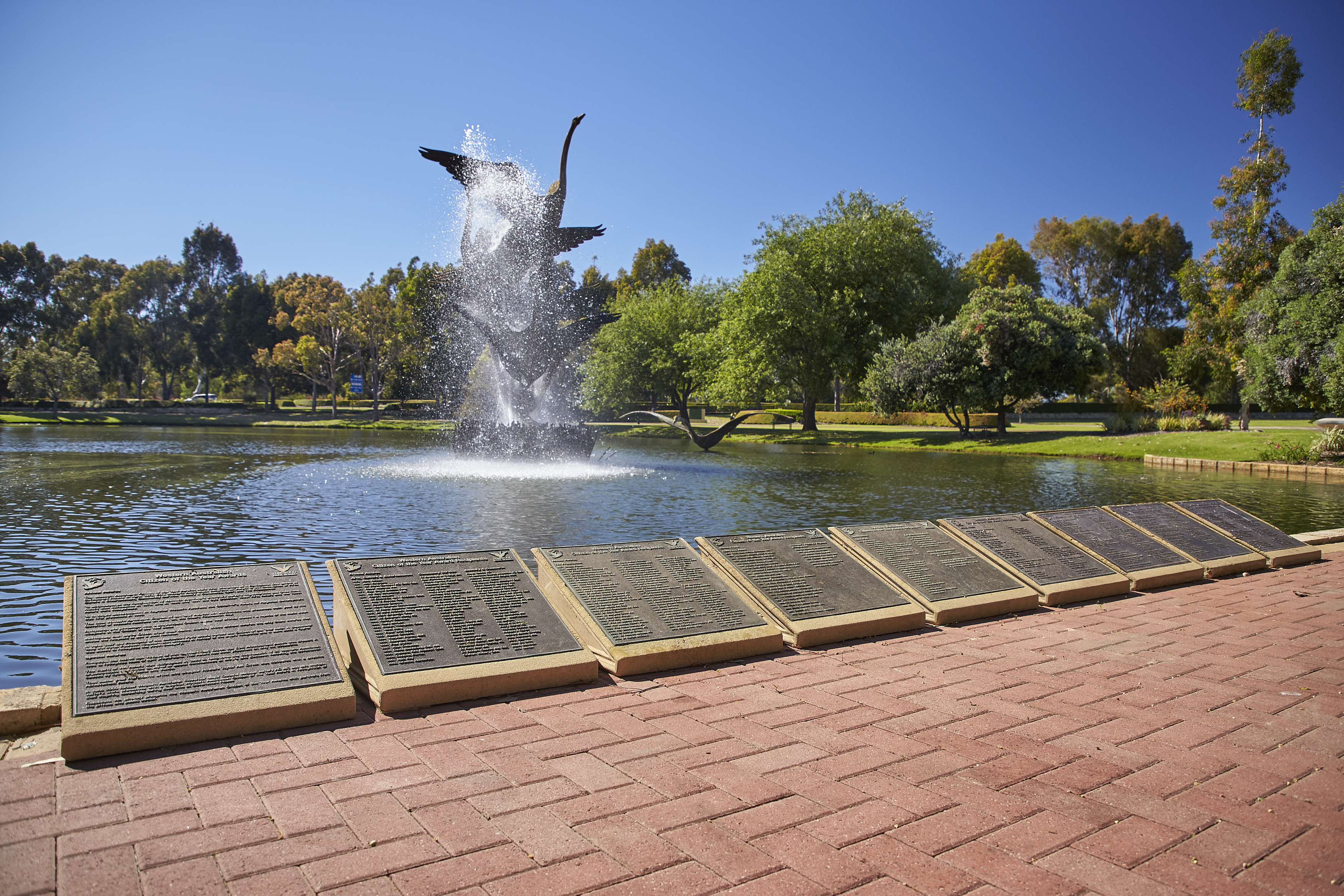 Swan Fountain at the Citizen of the Year Lake, built in 1988 to commemorate the Western Australians of the Year.